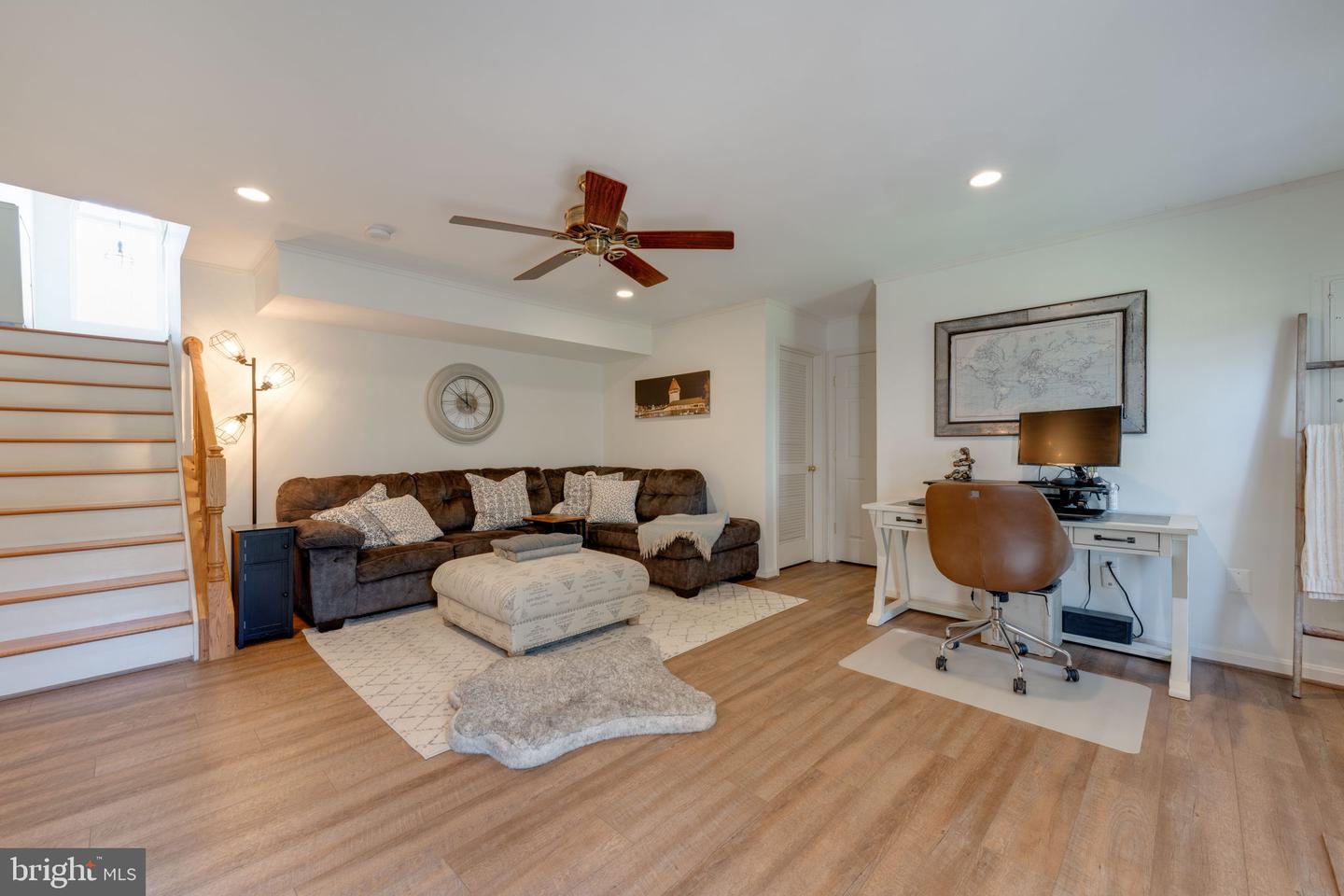 42721 COOL BREEZE SQUARE