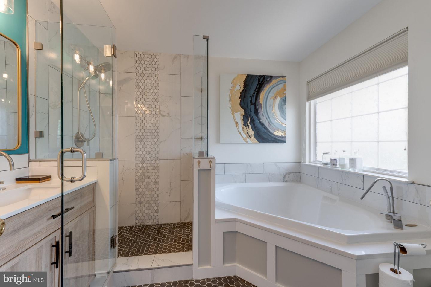42721 COOL BREEZE SQUARE