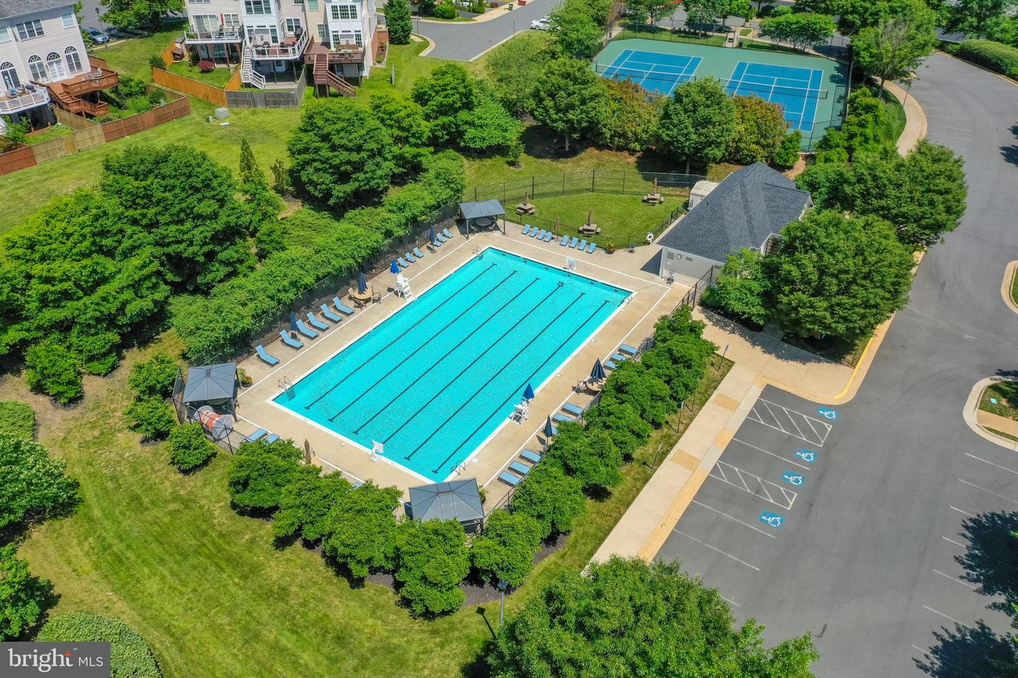 42721 COOL BREEZE SQUARE