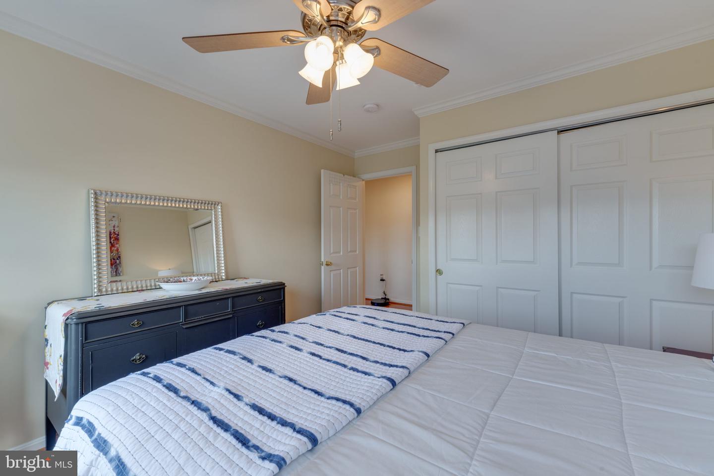42721 COOL BREEZE SQUARE