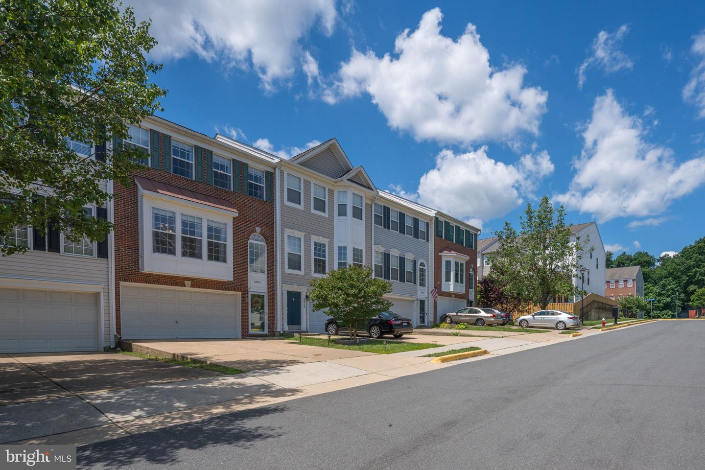 42721 COOL BREEZE SQUARE