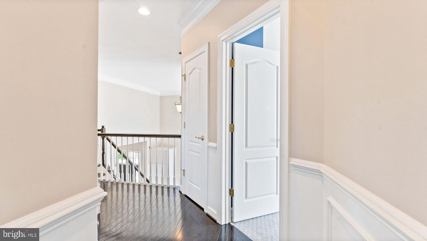 43676 WARBLER SQUARE