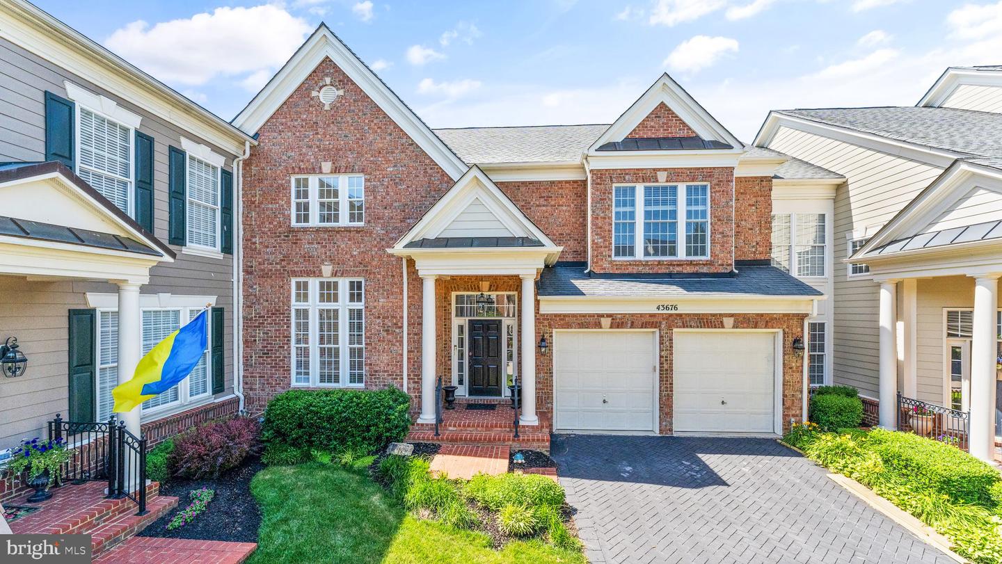 43676 WARBLER SQUARE