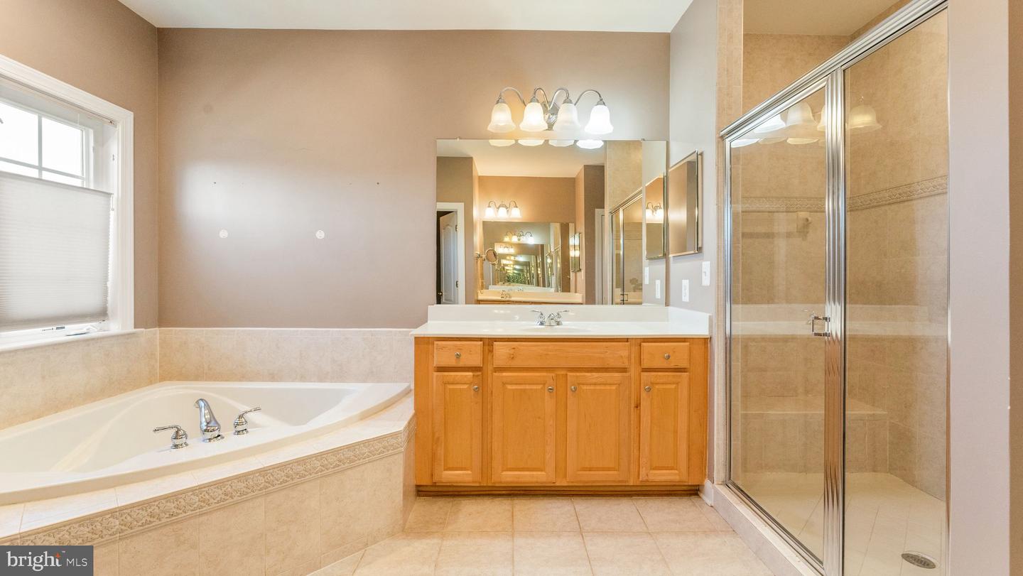 43676 WARBLER SQUARE