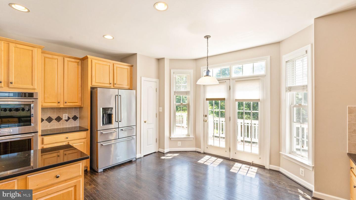 43676 WARBLER SQUARE