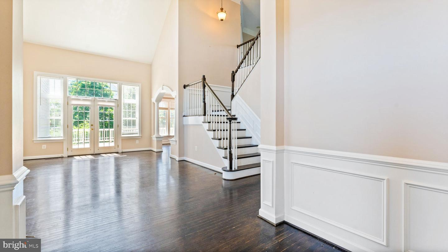 43676 WARBLER SQUARE