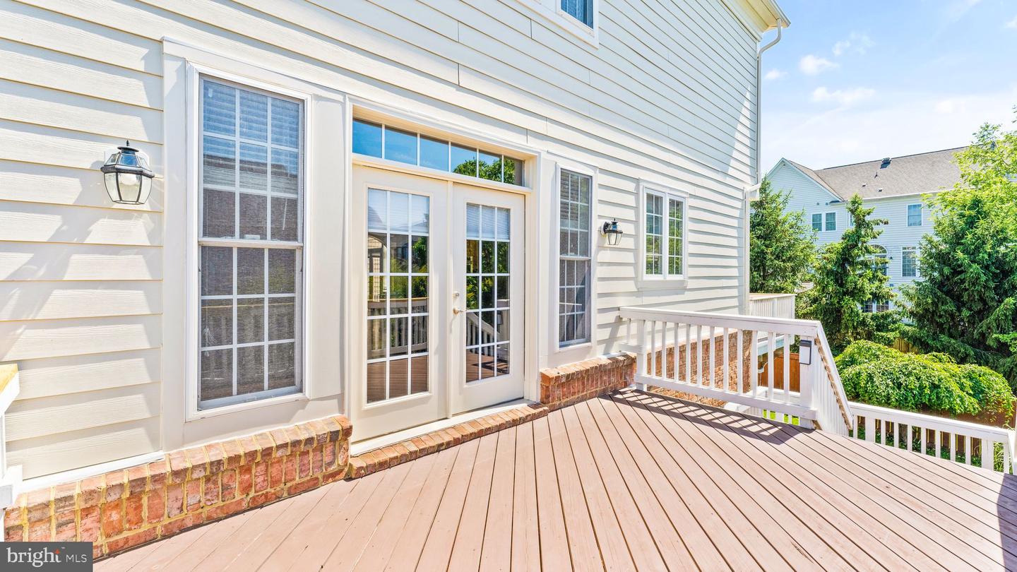 43676 WARBLER SQUARE