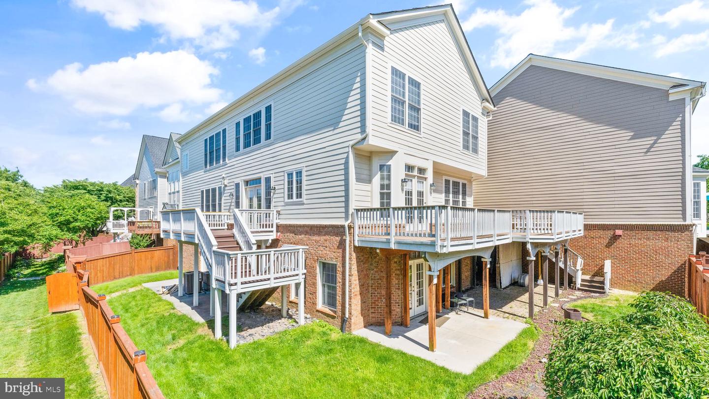 43676 WARBLER SQUARE