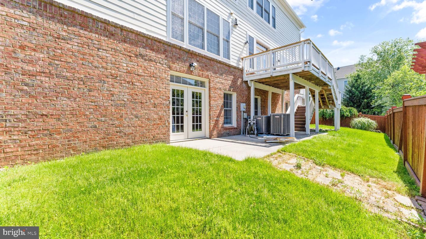 43676 WARBLER SQUARE
