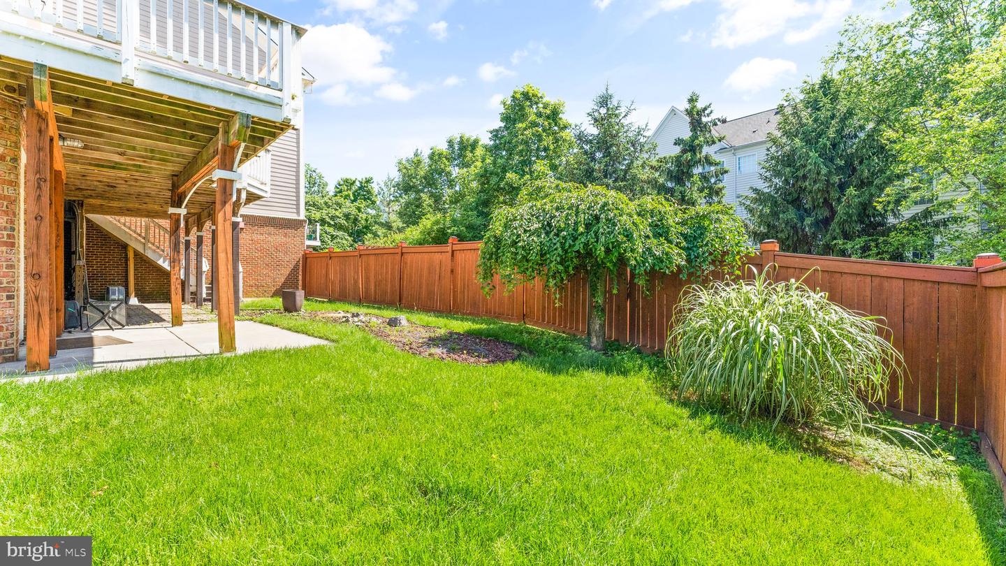 43676 WARBLER SQUARE