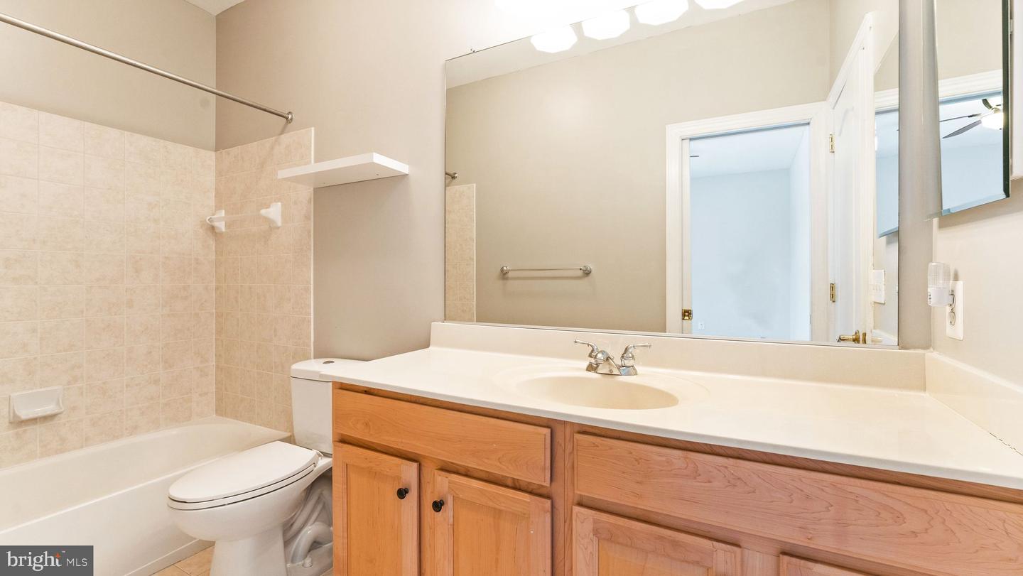 43676 WARBLER SQUARE