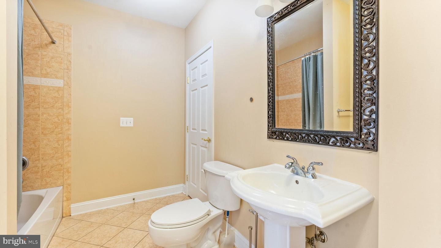 43676 WARBLER SQUARE