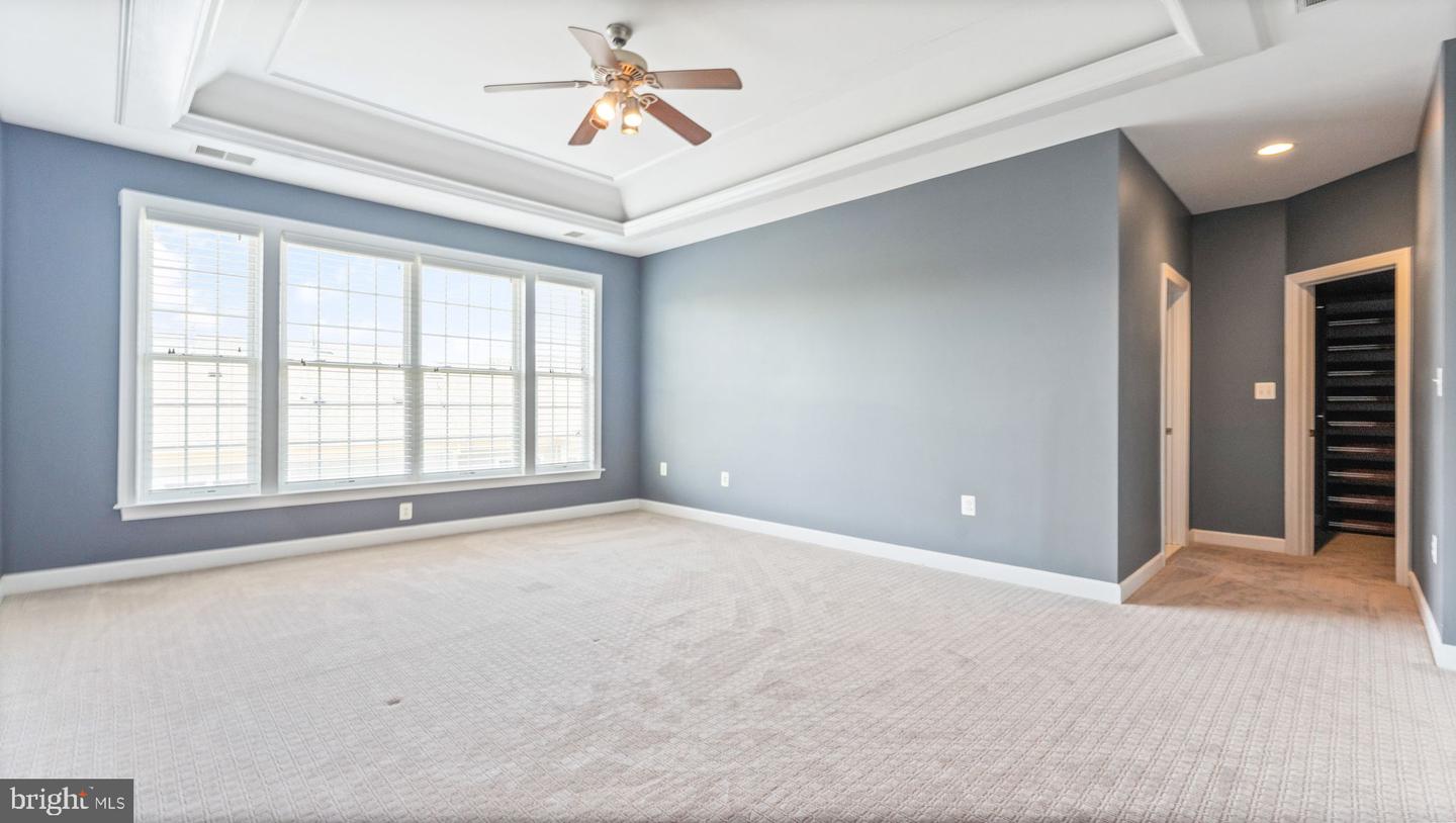 43676 WARBLER SQUARE