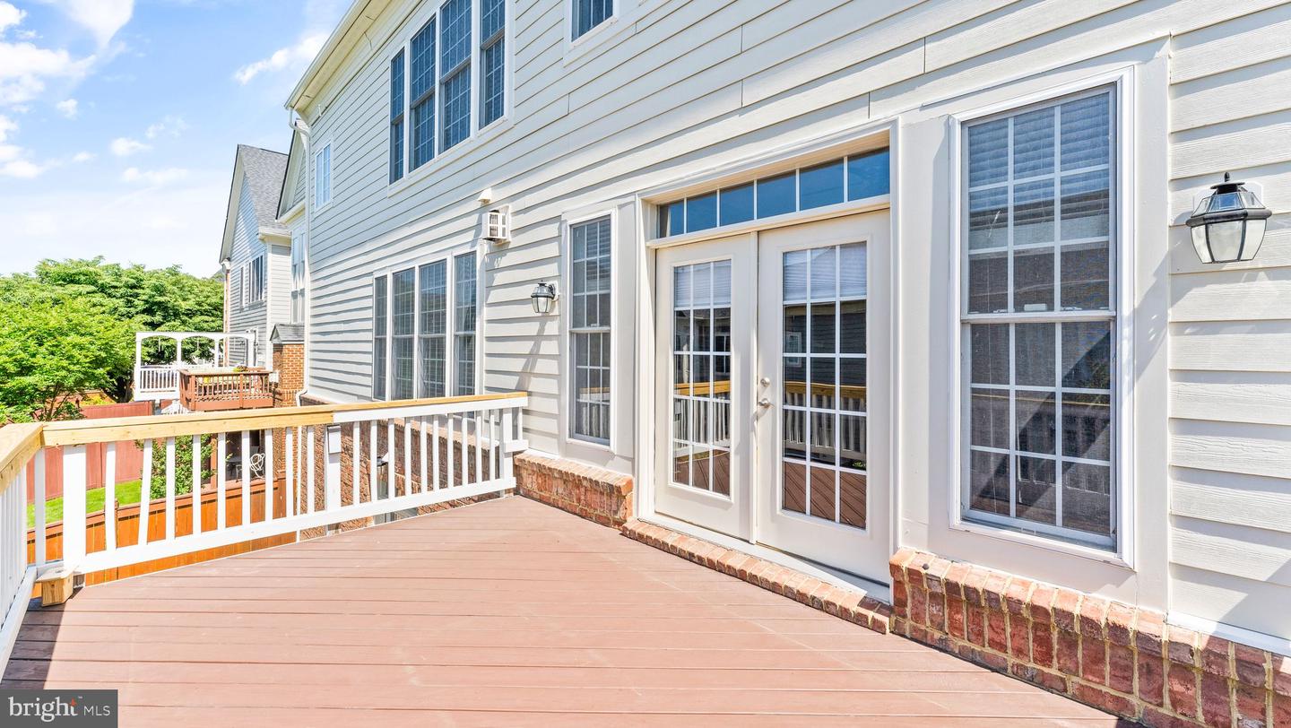43676 WARBLER SQUARE