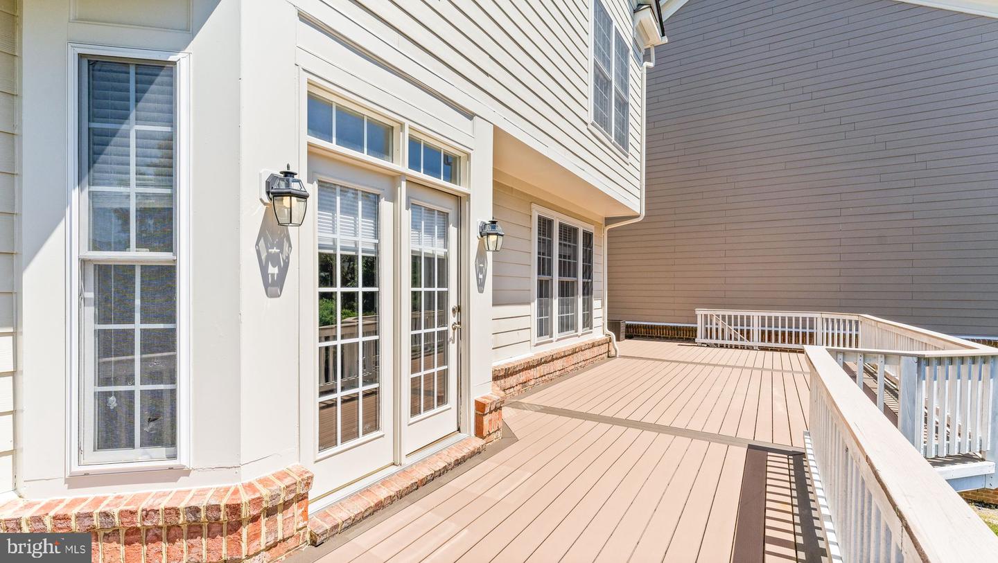 43676 WARBLER SQUARE