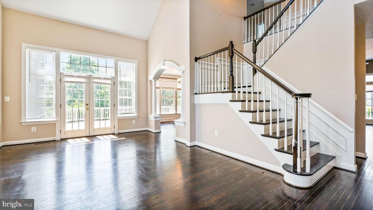 43676 WARBLER SQUARE