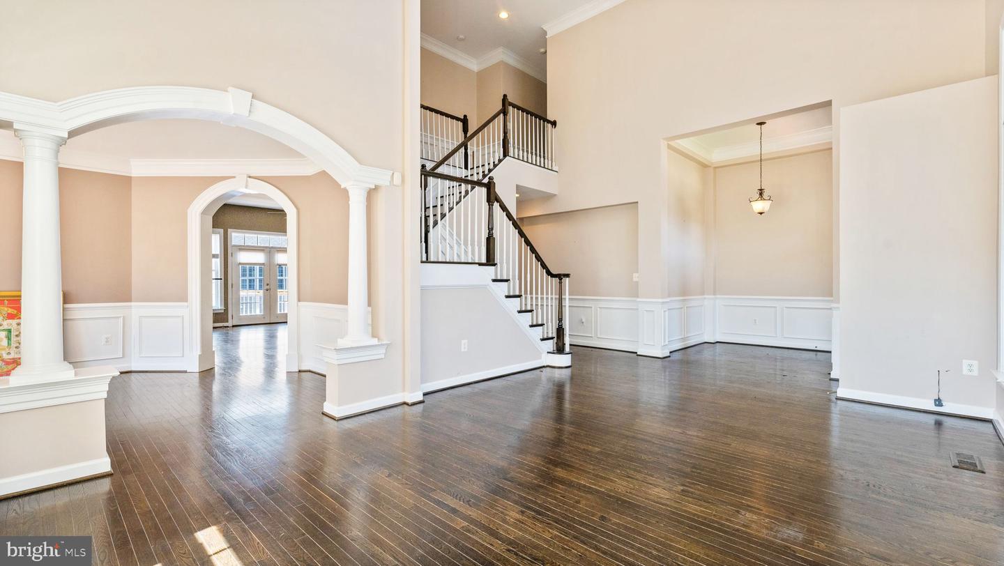 43676 WARBLER SQUARE