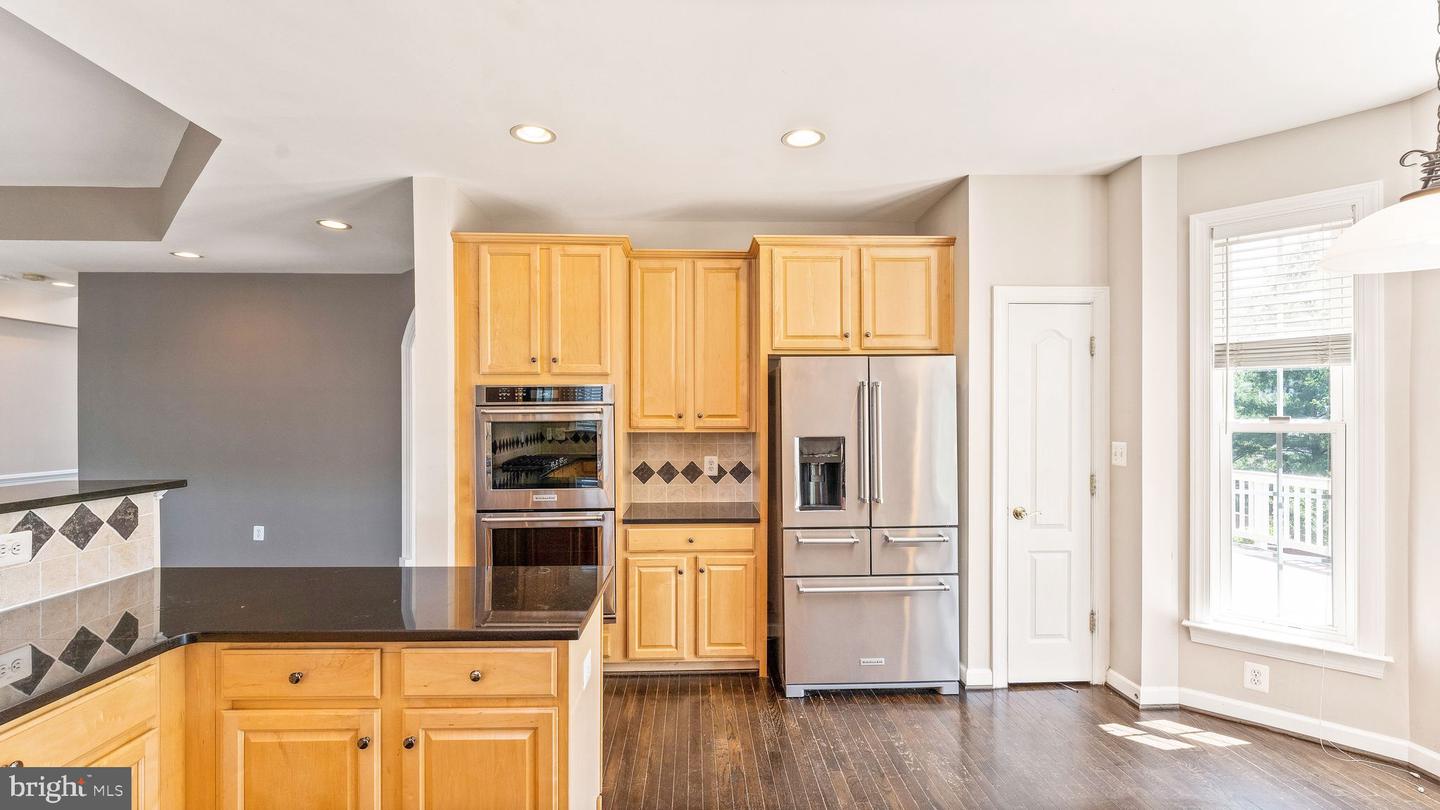43676 WARBLER SQUARE