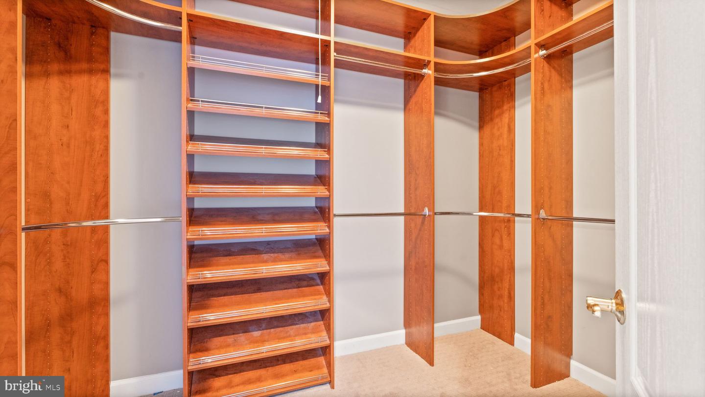43676 WARBLER SQUARE