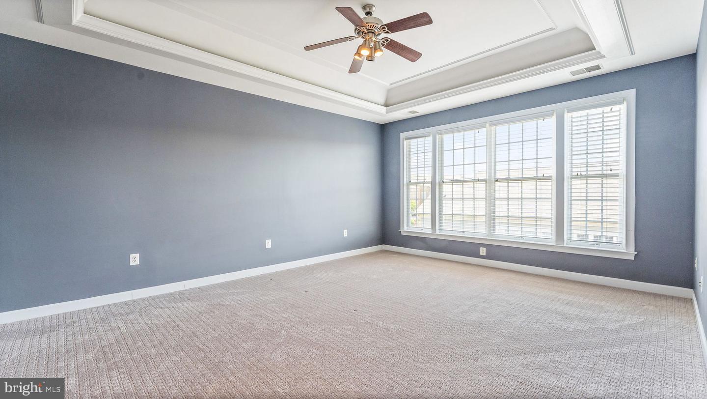 43676 WARBLER SQUARE