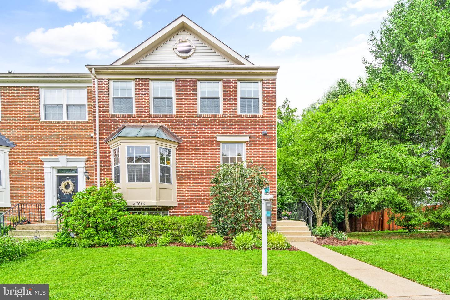 47615 COMER SQUARE