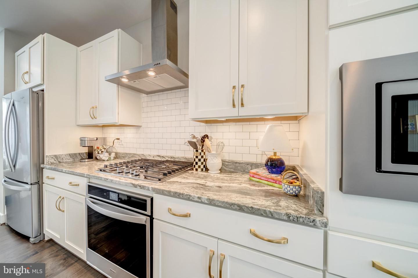42365 ZEBULON SQUARE