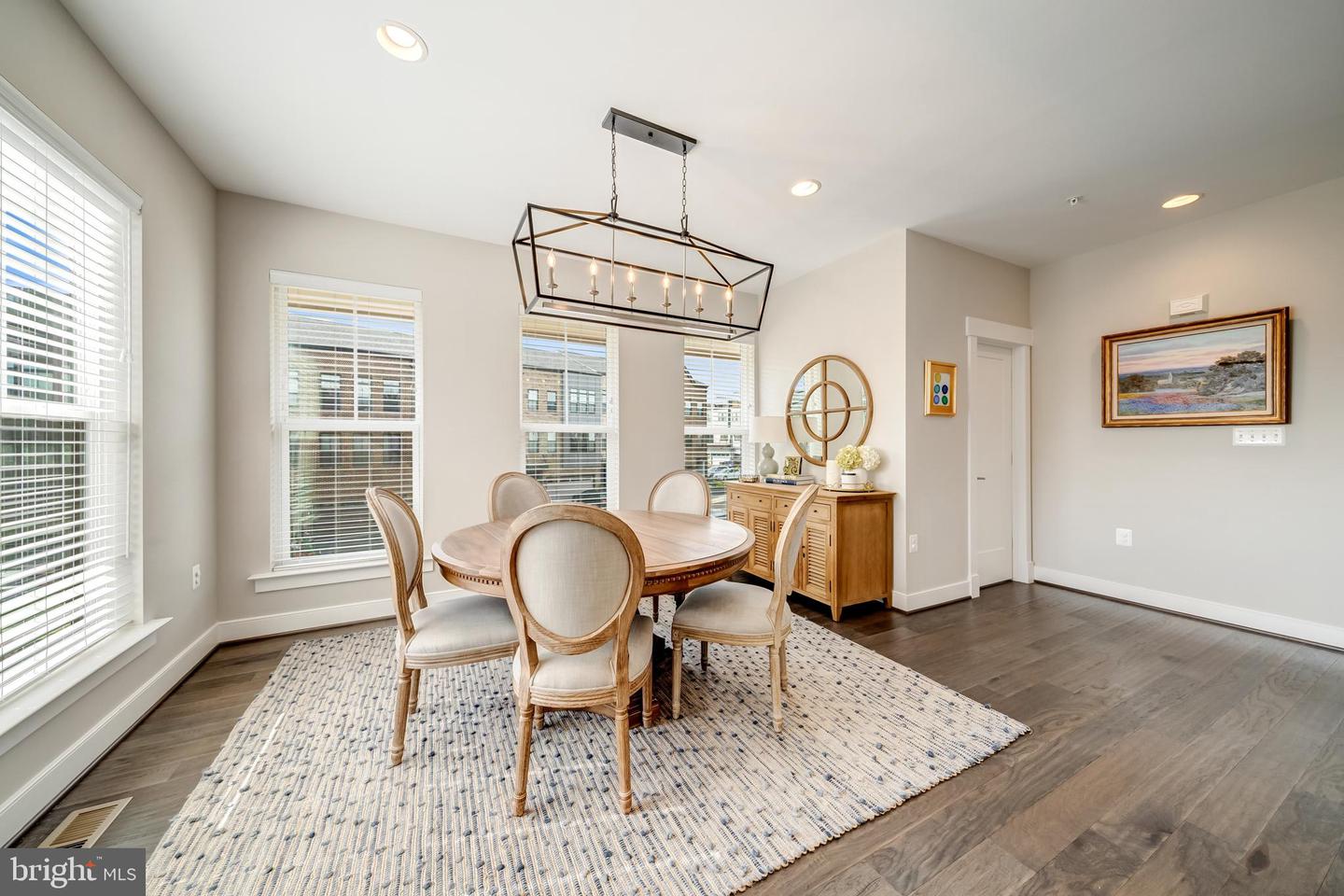 42365 ZEBULON SQUARE