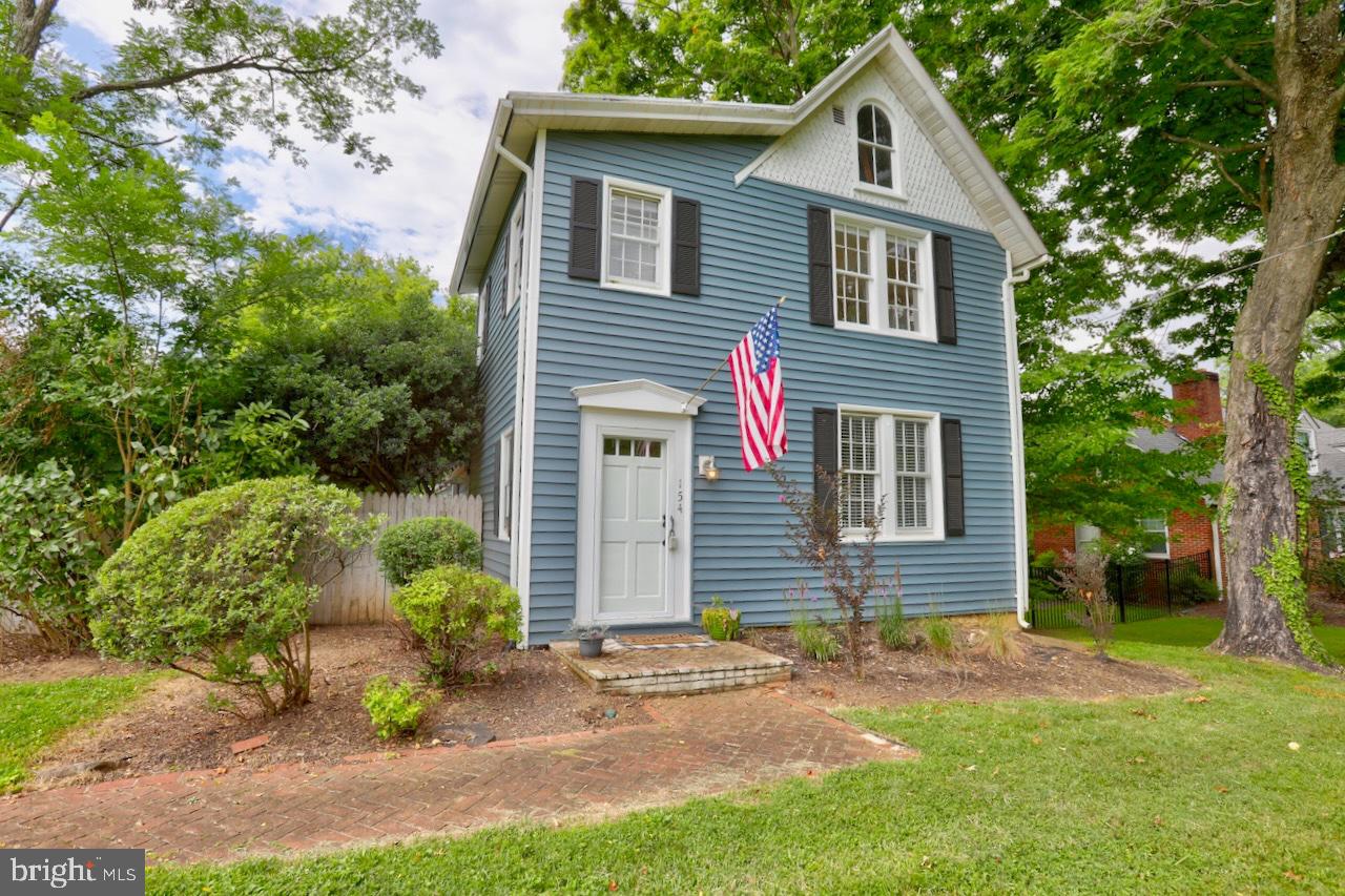 154 E COLONIAL HIGHWAY