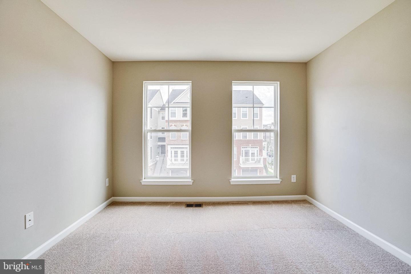 25225 SPLIT CREEK TERRACE Unit: 8B5