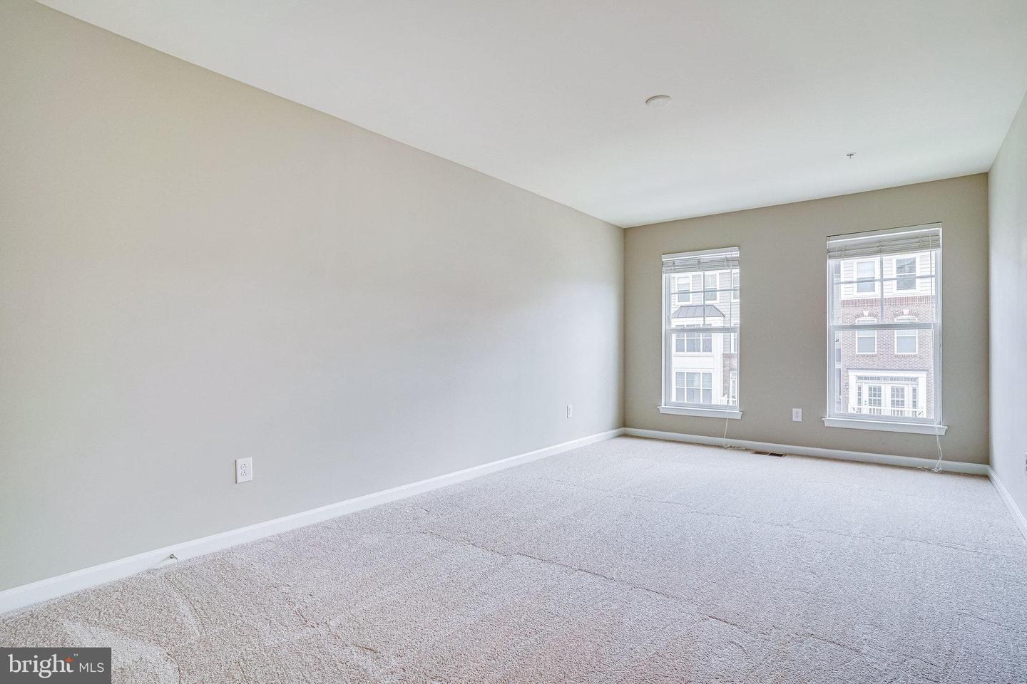 25225 SPLIT CREEK TERRACE Unit: 8B5