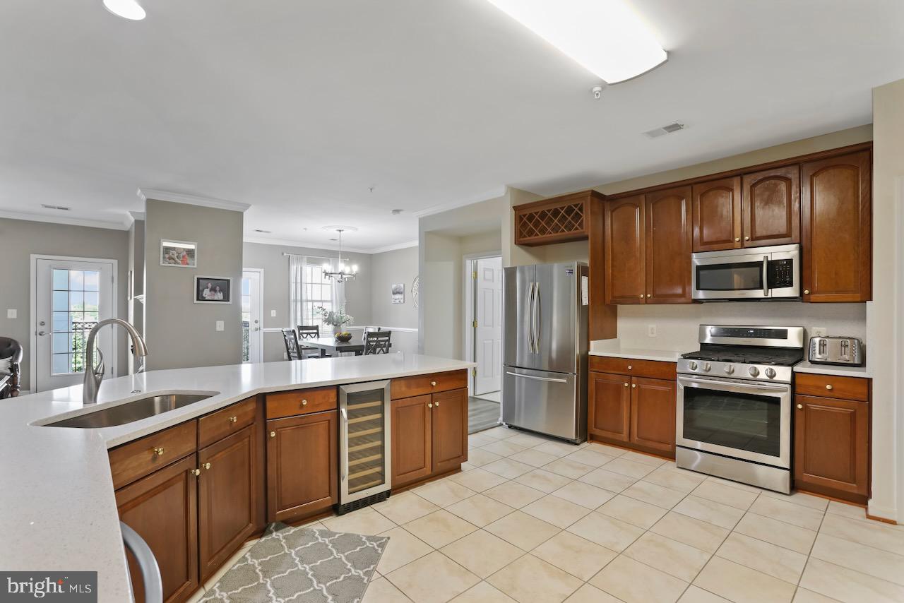 20751 ROYAL PALACE SQUARE Unit: 425
