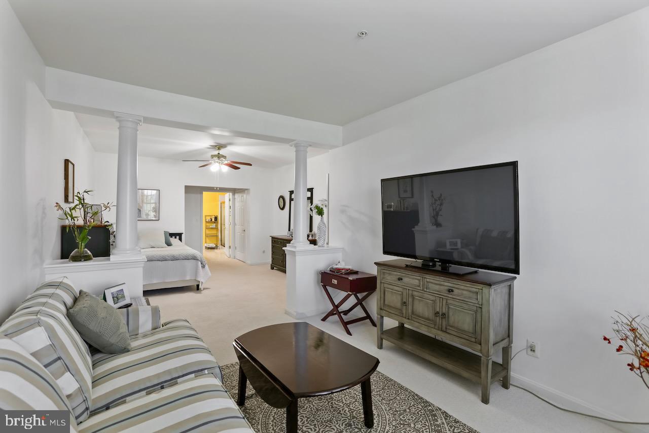 20751 ROYAL PALACE SQUARE Unit: 425