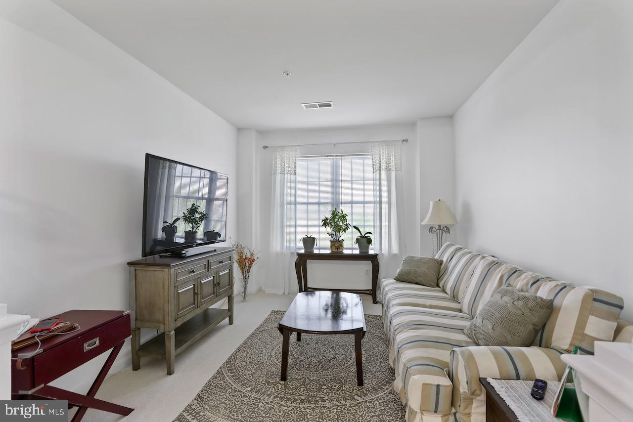 20751 ROYAL PALACE SQUARE Unit: 425