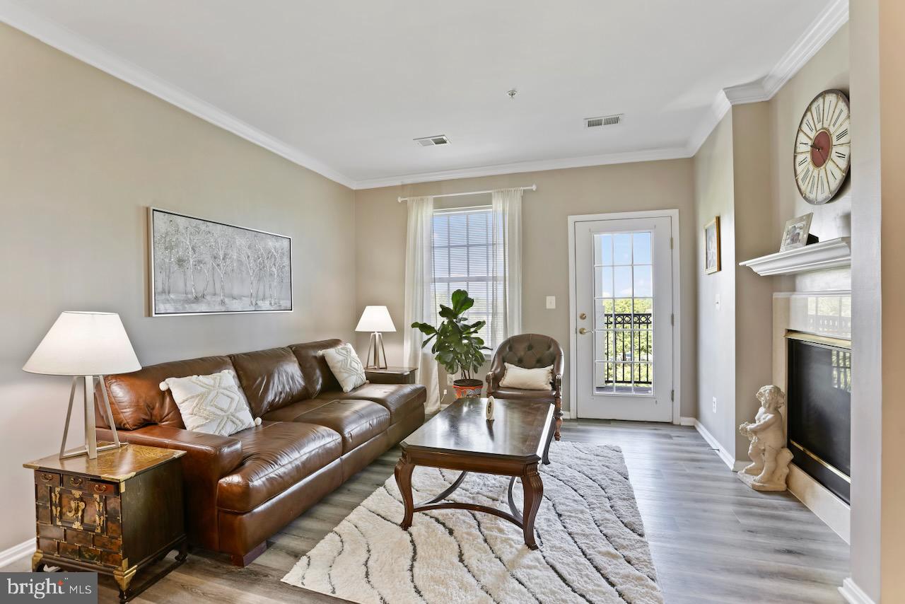 20751 ROYAL PALACE SQUARE Unit: 425