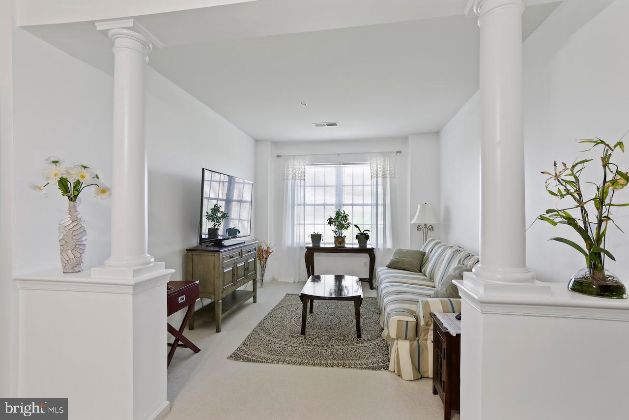 20751 ROYAL PALACE SQUARE Unit: 425