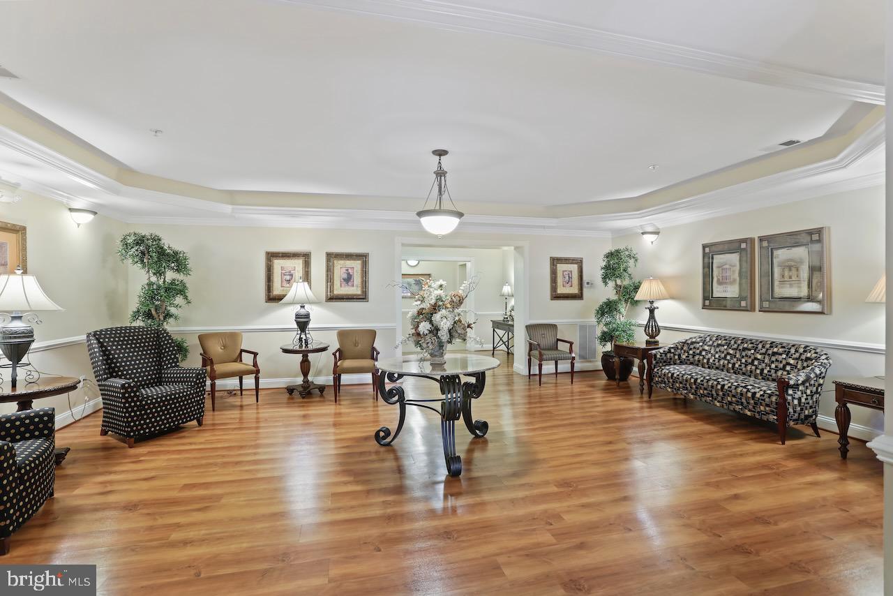 20751 ROYAL PALACE SQUARE Unit: 425