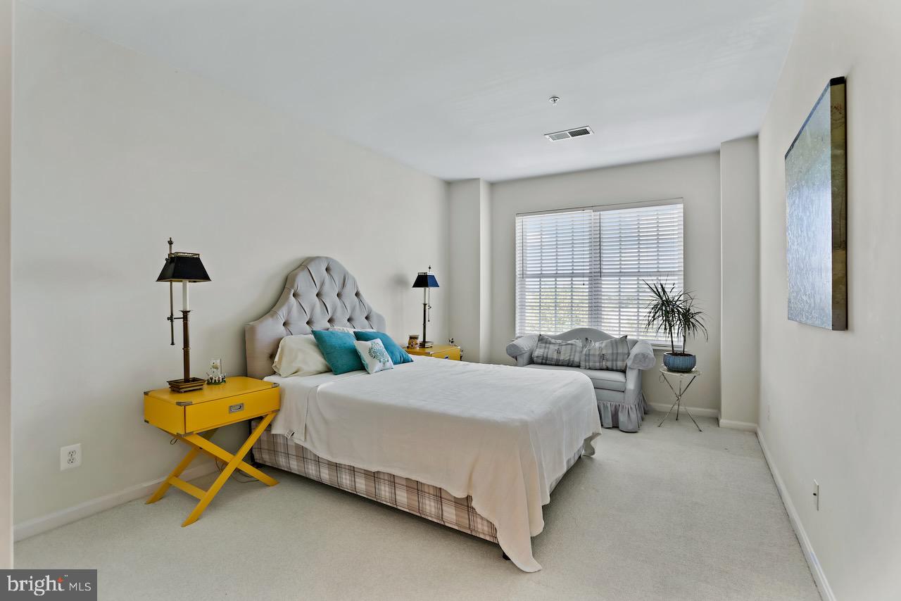 20751 ROYAL PALACE SQUARE Unit: 425