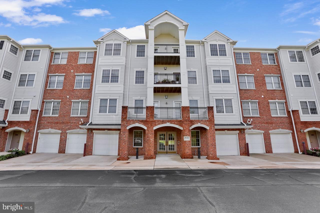 20751 ROYAL PALACE SQUARE Unit: 425