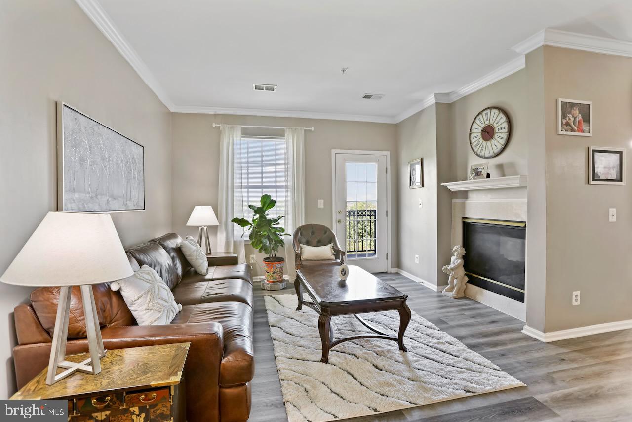 20751 ROYAL PALACE SQUARE Unit: 425