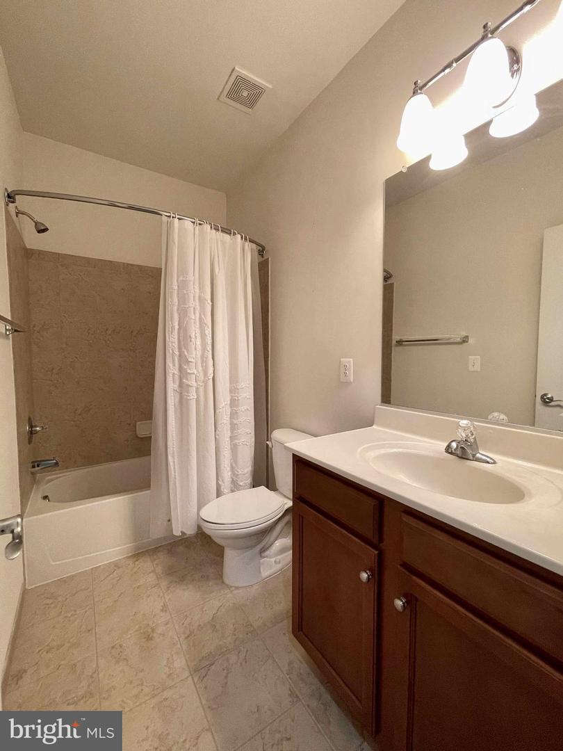 43694 CHICACOAN CREEK SQUARE