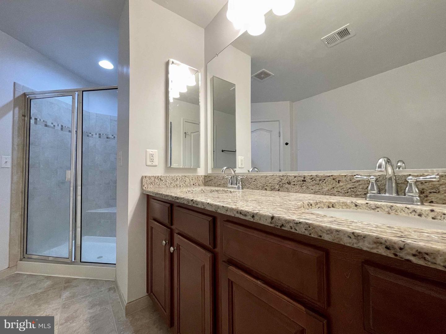 43694 CHICACOAN CREEK SQUARE