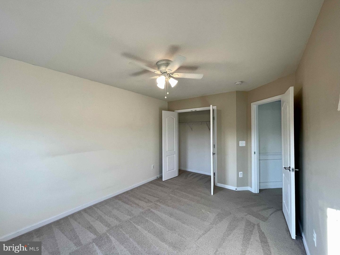 43694 CHICACOAN CREEK SQUARE