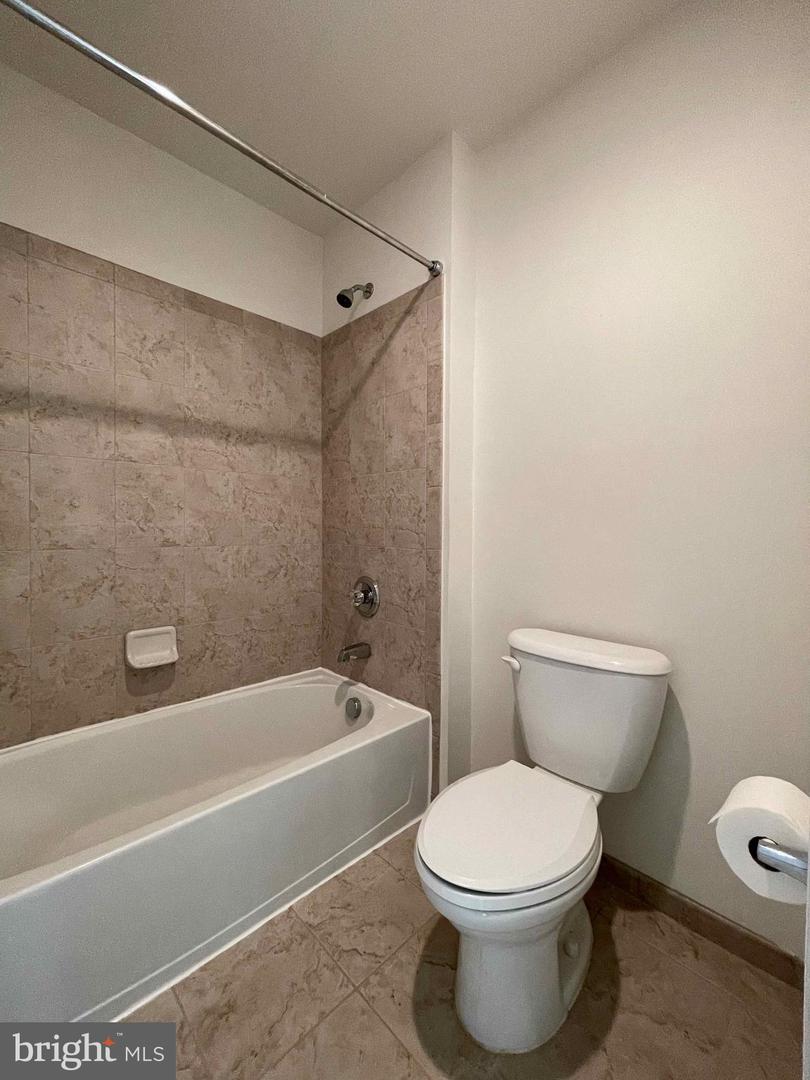 43694 CHICACOAN CREEK SQUARE