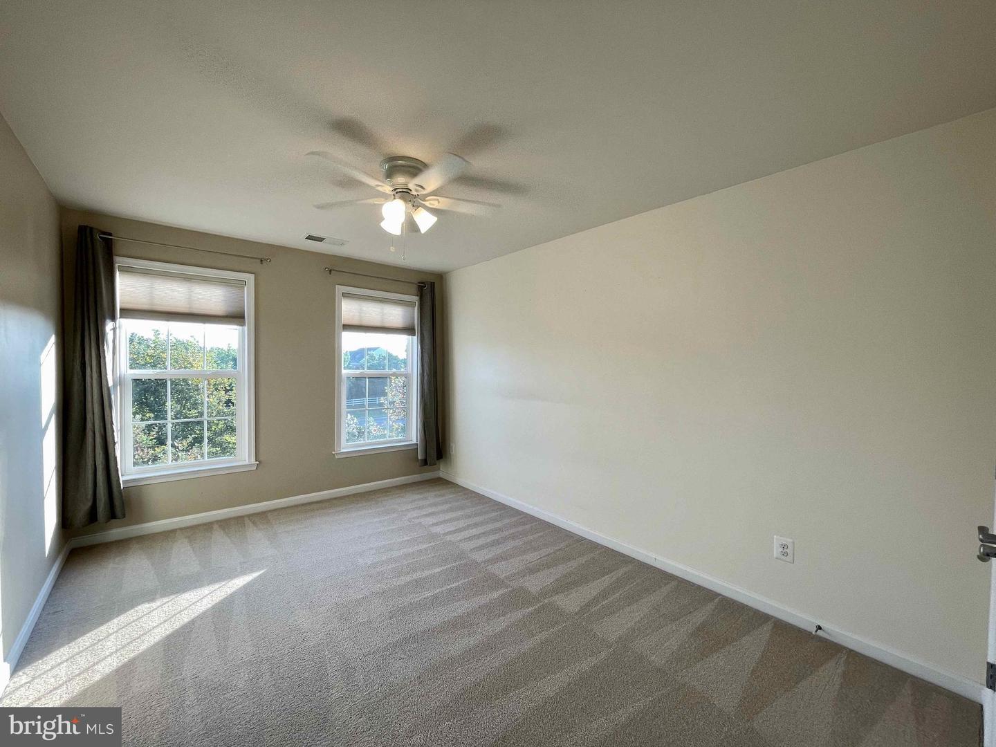 43694 CHICACOAN CREEK SQUARE