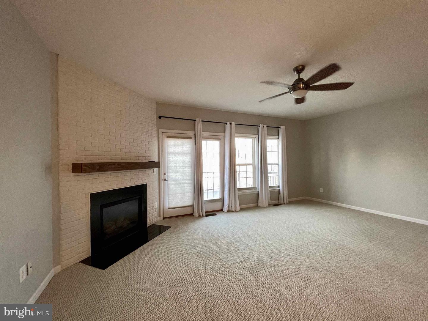 43694 CHICACOAN CREEK SQUARE