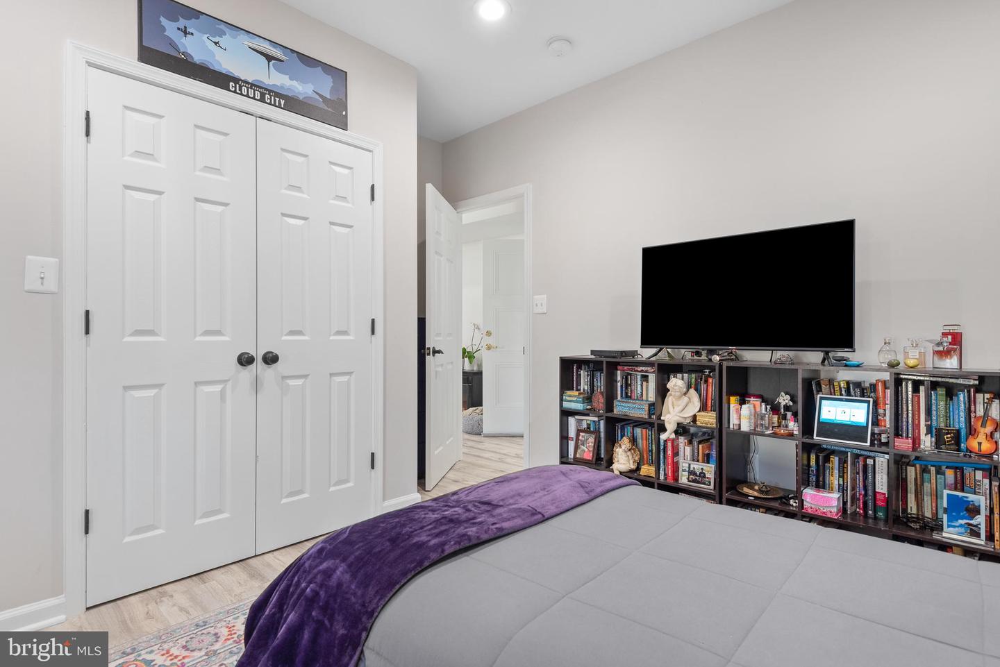 24948 FALLING BROOK CIRCLE
