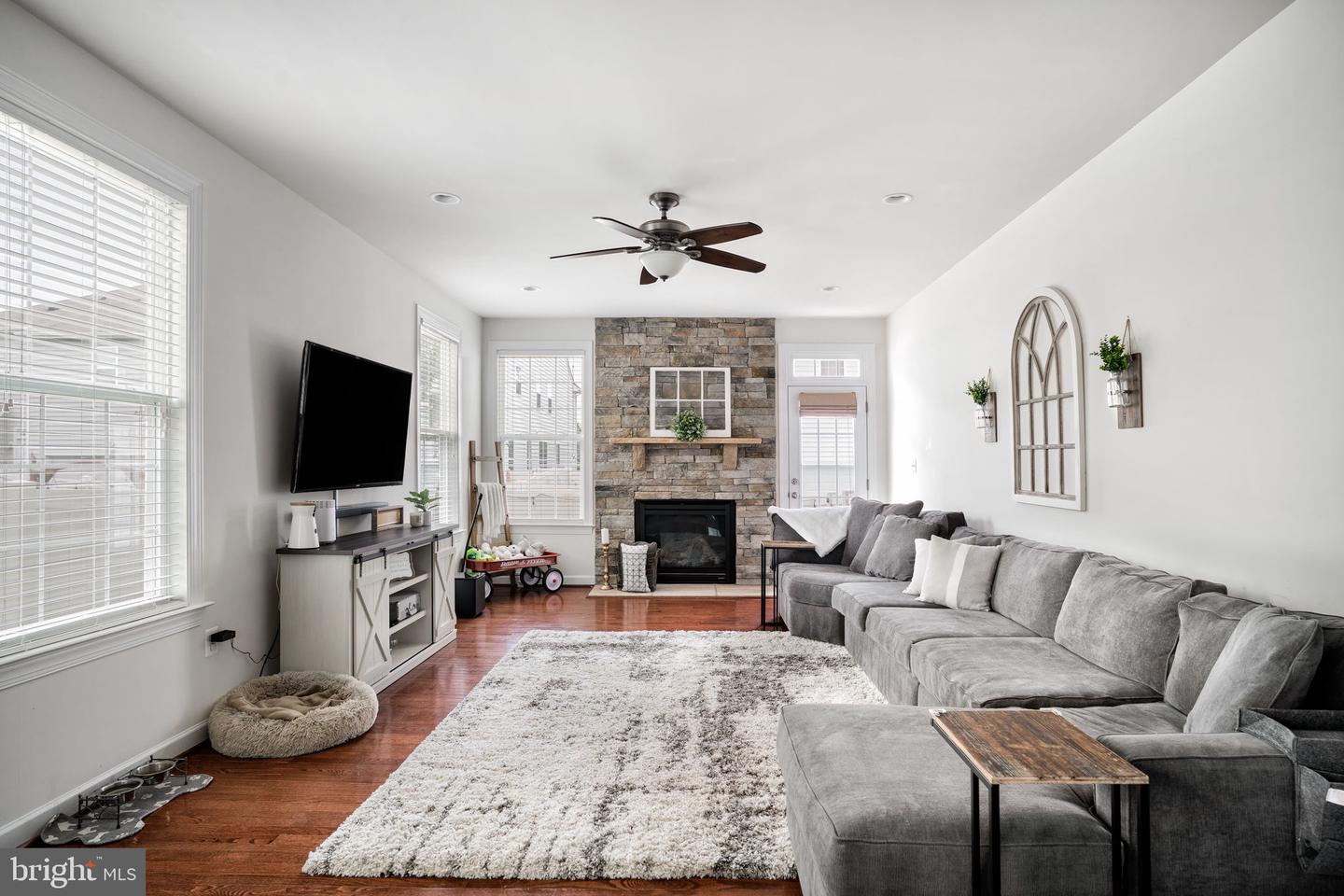 25202 CRESTED WHEAT DRIVE