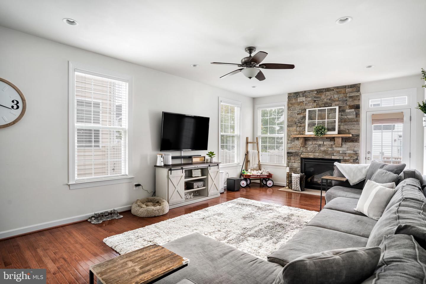 25202 CRESTED WHEAT DRIVE