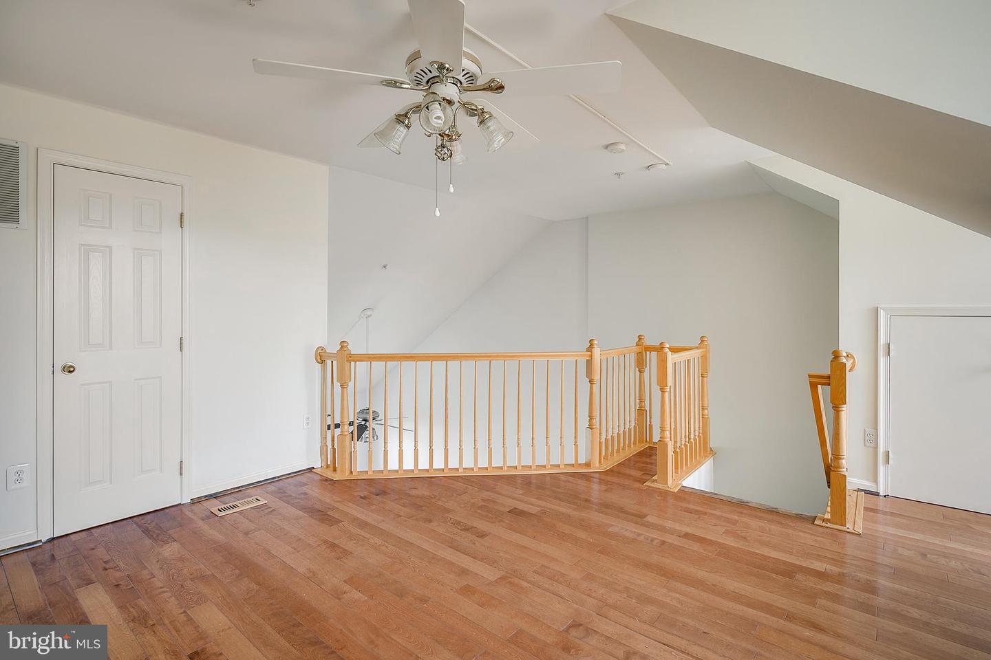 124 GOLDSWORTH TERRACE SW