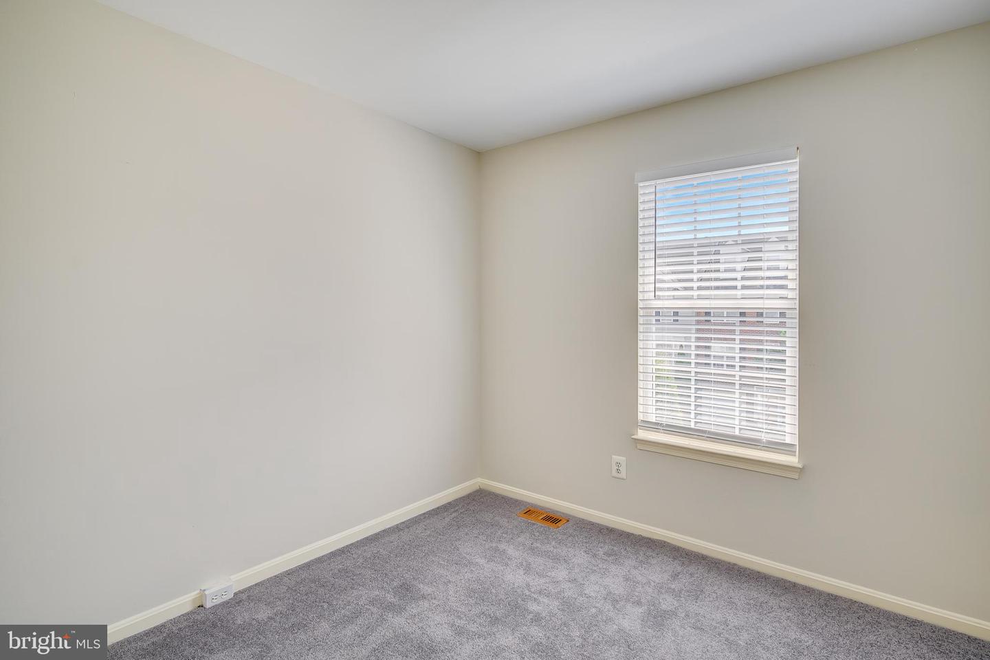 124 GOLDSWORTH TERRACE SW